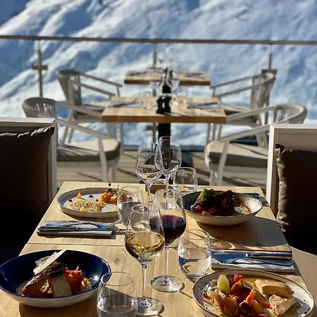 Ours Blanc Hotel & Spa Hotel 4*