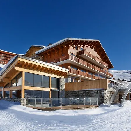 Ours Blanc & Hotel